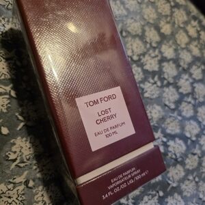 Tom Ford Lost Cherry Eau de Parfum in Rich Red